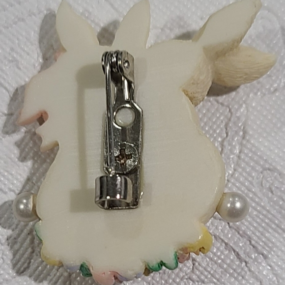 Vintage Ceramic Rabbit Pin - Picture 3 of 4
